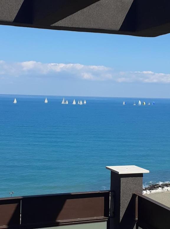 Attico Suite Spiaggia Bari Luaran gambar
