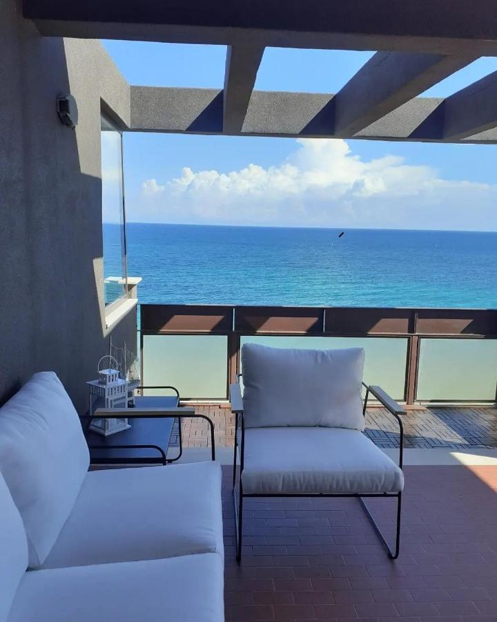 Attico Suite Spiaggia Bari Luaran gambar